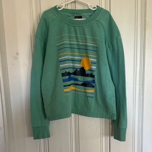 Patagonia Teal Sweatshirt with Mountain Design